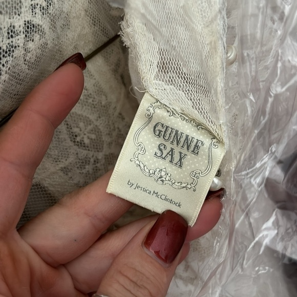 1970’s
Gunne Sax white lace dress - Picture 4 of 14